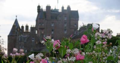 Glamis Castle Gardens set to re-open for nature lovers in lockdown - www.dailyrecord.co.uk - Scotland - Italy