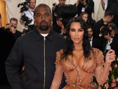Kim Kardashian revisits 2019 Met Gala corset look - canoe.com