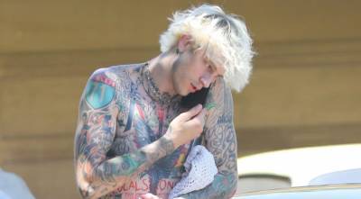 Machine Gun Kelly Shows Off His Tattoos After Leaving Megan Fox's House - www.justjared.com - Los Angeles