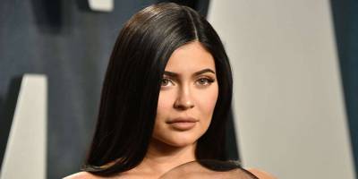 Kylie Jenner Ditches ‘Bronde’ To Show Off Newly-Dyed Platinum Blonde Hair In Lockdown - www.msn.com - Los Angeles