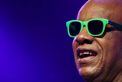 Stevie Wonder Talks Black Lives Matter In A Candid Twitter Post: ‘To Those Who Care, Move More Than Your Mouth’ - etcanada.com