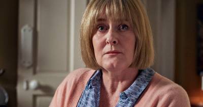Ex Corrie star Sarah Lancashire horrifies fans as 'creepy' character sexually attracted to her 15 year old son - www.manchestereveningnews.co.uk