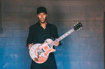 Tom Morello Gives 10-Year-Old Shredder One of His Guitars: 'You Rock So Great' - www.billboard.com - Los Angeles