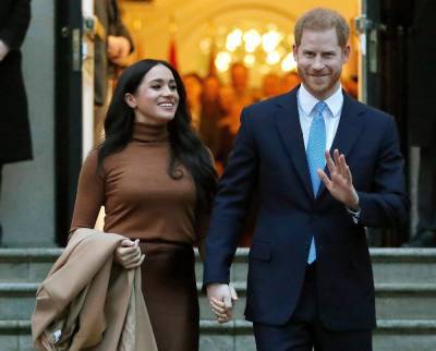 Prince Harry And Meghan Markle Get Stuck In As They Visit Homeboy Industries In Los Angeles - etcanada.com - Los Angeles - Los Angeles - county Boyle