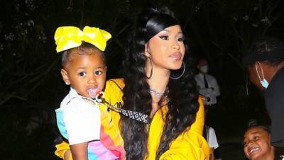 Cardi B Daughter Kulture, 1, Twin In Matching Burberry Outfits It’s Too Cute - hollywoodlife.com