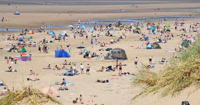Police issue dispersal notice for Formby Beach as five arrests made - www.manchestereveningnews.co.uk
