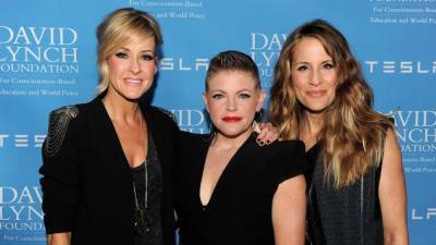 Dixie Chicks Change Name to The Chicks in Order to 'Meet This Moment' - www.etonline.com