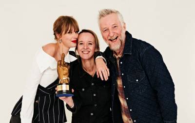 Watch Billy Bragg pay tribute to “kindred spirit” Taylor Swift in Glastonbury edition of NME Home Sessions - www.nme.com - Taylor - county Swift