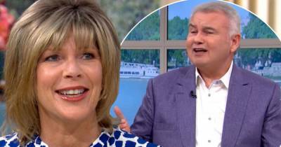 This Morning’s Eamonn Holmes serenades Ruth Langsford on their 10th wedding anniversary - www.manchestereveningnews.co.uk