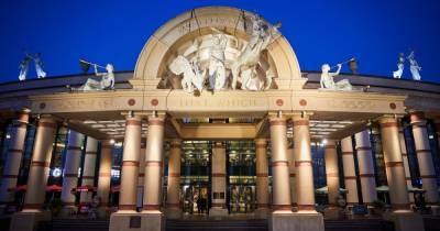 Ever noticed something weird about all the naked statues at the Trafford Centre? - www.manchestereveningnews.co.uk - Centre - Manchester
