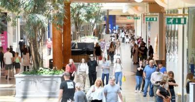 Retail workers' heartbreak as Trafford Centre owners Intu plunge into administration - www.manchestereveningnews.co.uk