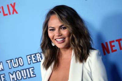 Chrissy Teigen Shows The Results Of Her Breast Implant Removal Surgery - etcanada.com