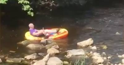 Hilarious moment man sails across Glasgow river fuelled by Irn Bru - www.dailyrecord.co.uk - Scotland
