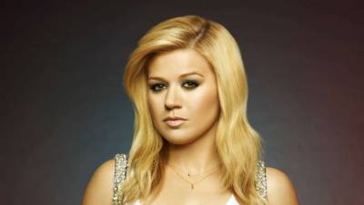 Kelly Clarkson Thanks Her Estranged Husband For His Support Despite Their Divorce - celebrityinsider.org