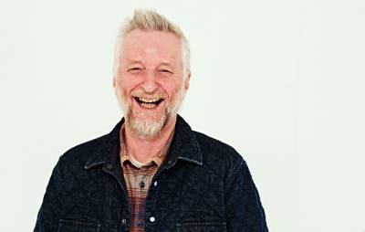 Billy Bragg on Glastonbury and activism: “The idea of the younger generation not being political has gone in the dumpster” - www.nme.com
