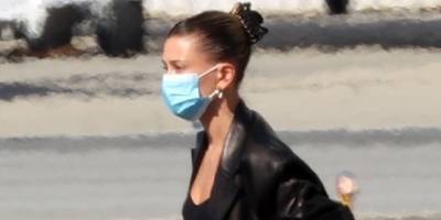 Hailey Bieber Wears a Mask Arriving Back in LA After Italy Shoot - www.justjared.com - Los Angeles - Italy