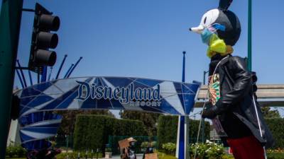 Disneyland Employees Protest Outside Shuttered Park Over Proposed Reopening Conditions - www.hollywoodreporter.com