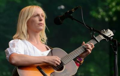 Watch Laura Marling perform in front of the Pyramid Stage for ‘The Glastonbury Experience 2020’ - www.nme.com