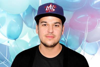 KUWK: Rob Kardashian Looks Like His Old Self In Pics From Khloe’s Birthday Party – Check Out The Major Weight Loss! - celebrityinsider.org