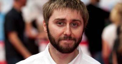 James Buckley rakes in 100k with abusive fan messages - www.msn.com