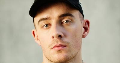 Dermot Kennedy battling to become first Irish act at Number 1 in Ireland for five years with Giants - www.officialcharts.com - Ireland