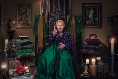 ‘Mucho Mucho Amor’ Trailer: Legendary Psychic Walter Mercado’s Life Is Given The Spotlight In New Doc - theplaylist.net