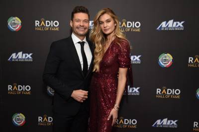 Ryan Seacrest Splits With Girlfriend Shayna Taylor, Spotted Vacationing In Cabo With ‘Mystery Blonde’ - etcanada.com - USA