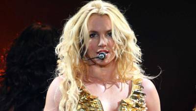 Britney Spears’ Abs Glisten During ‘Freestyle’ Dances To Nelly Furtado Billie Eilish — Watch - hollywoodlife.com