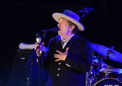 Bob Dylan’s ‘Rough and Rowdy Ways’ Enters Album Chart at No. 2 - variety.com