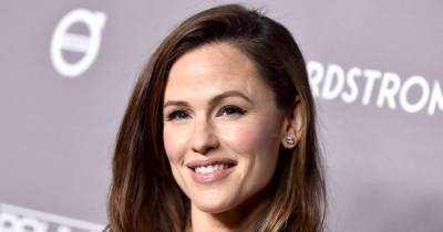 Jennifer Garner Shares Tips With a Fan Healing From a ‘Heavy’ Breakup: Happiness Is ‘Worth Fighting for’ - www.usmagazine.com