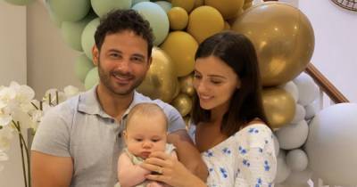 Lucy Mecklenburgh shares hilarious note Ryan Thomas posted on front door to prevent baby Roman from waking up - www.ok.co.uk