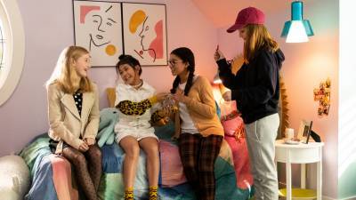 Meet the New 'Baby-Sitters Club': Fall in Love With Netflix's Latest Stars (Exclusive) - www.etonline.com - state Connecticut - county Love