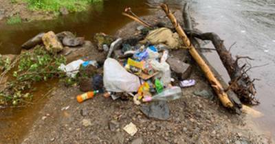 Hamilton resident collects bags full of rubbish dumped at local beauty spot - www.dailyrecord.co.uk