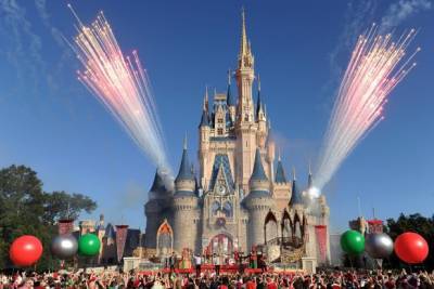 Disney World Opened and Social Distancing Is Not Happening, Theme Park Journalist Says - thewrap.com - California - Florida