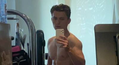 Tom Holland Looks Ripped in New Shirtless Pic! - www.justjared.com