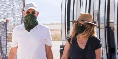 Tom Hanks & Rita Wilson Arrive in Greece to Celebrate His Birthday! - www.justjared.com - Greece
