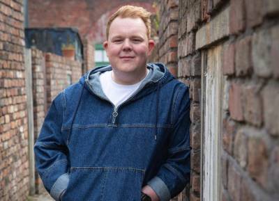 Coronation Street star Colson Smith shows off incredible weight loss - evoke.ie