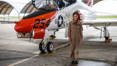 Lt. Madeline Swegle: 5 Things To Know About Navy’s First Black Female Tactical Aircraft Pilot - hollywoodlife.com