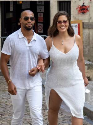 Ashley Graham Shares Sweet Photos Of Her And Husband Justin Ervin Snuggling Baby Issac - etcanada.com