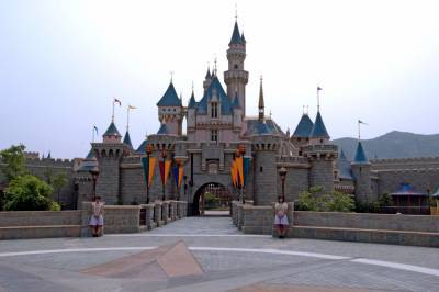 Hong Kong Disneyland, Movie Theaters Closing Again Due To COVID-19 Surge - deadline.com - Hong Kong - city Hong Kong