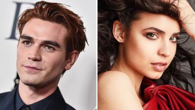 ‘Songbird’: ‘Riverdale’s KJ Apa & ‘Pretty Little Liars: The Perfectionists’s Sofia Carson Land Lead Roles In Pandemic Thriller - deadline.com - Los Angeles - county Carson