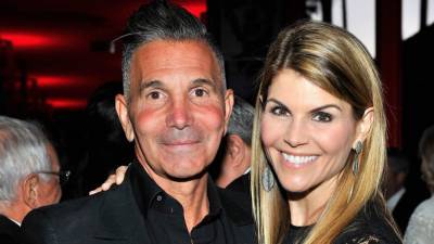 Lori Loughlin and Mossimo Giannulli Are Selling Their Home for Under the Asking Price - www.etonline.com