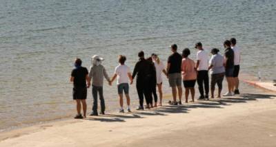 RIP Naya Rivera: Glee cast gathers, hold hands at Lake Piru in powerful tribute to their co star - www.pinkvilla.com