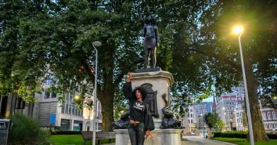 Edward Colston statue in Bristol replaced with an 'unofficial' new sculpture - www.manchestereveningnews.co.uk - county Bristol