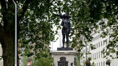 Statue of Black protester replaces toppled UK slave trader - abcnews.go.com - Britain - county Bristol