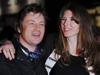 Jamie Oliver’s wife Jools suffers miscarriage during lockdown - canoe.com
