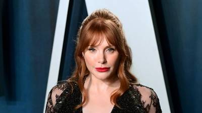 Bryce Dallas Howard shows off bruises from filming Jurassic World: Dominion - www.breakingnews.ie - Britain - county Howard - county Dallas