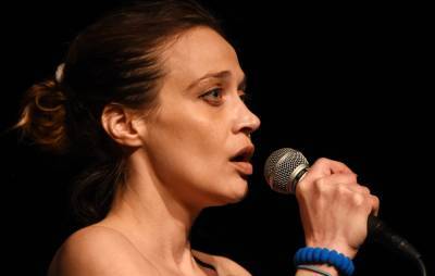 Fiona Apple announces physical ‘Fetch The Bolt Cutters’ release - www.nme.com - USA