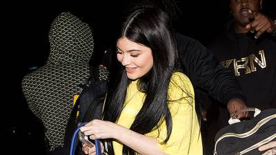 Kylie Jenner Jets Off With ‘Queen’ Kris Shows Off Her $150K Croc Leather Birkin Bag — Pics - hollywoodlife.com