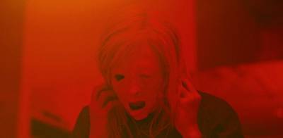 The Trailer for Brandon Cronenberg's Horror Flick 'Possessor' is Terrifying - Watch! - www.justjared.com